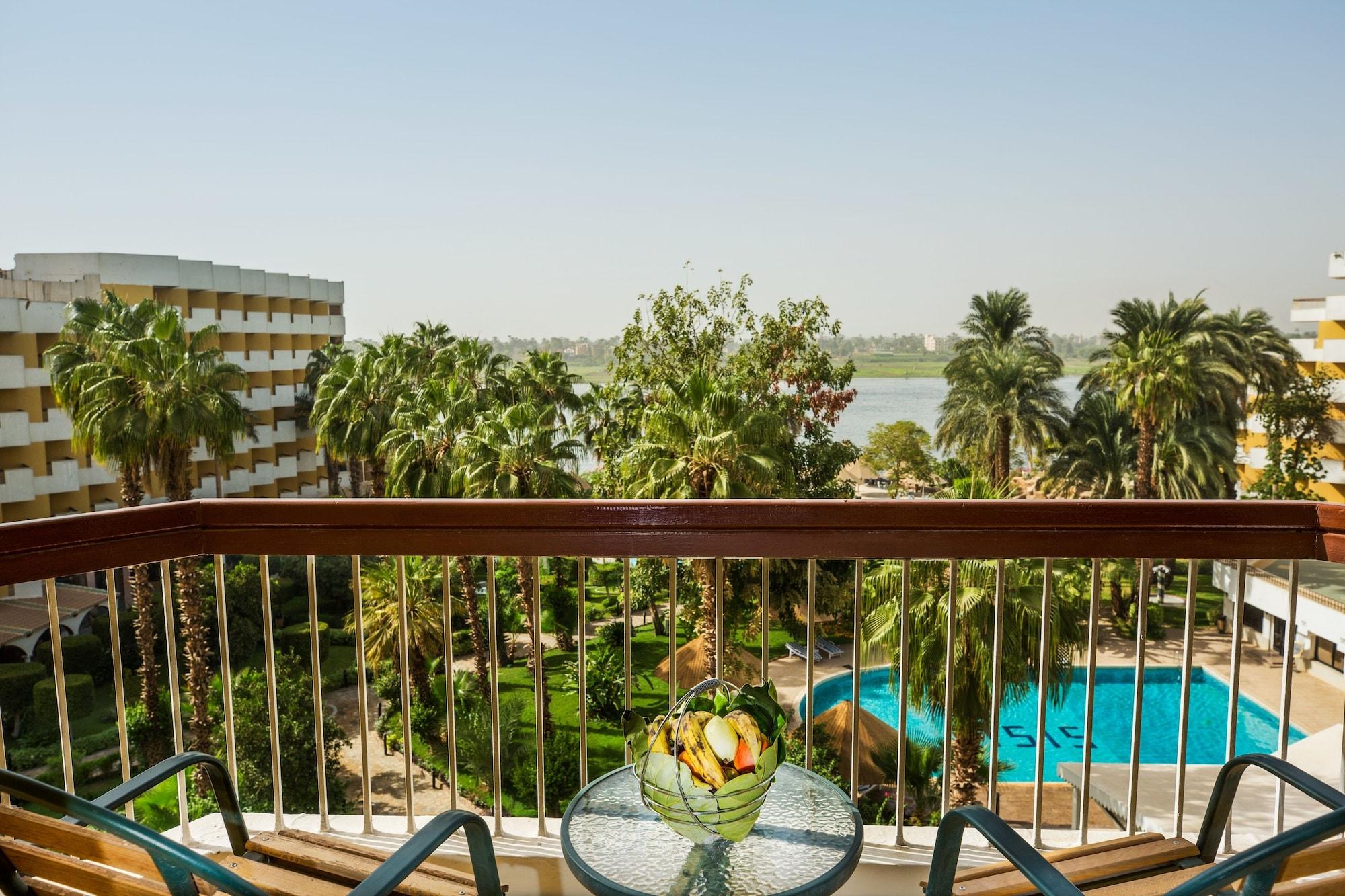 Pyramisa Hotel Luxor Exterior photo