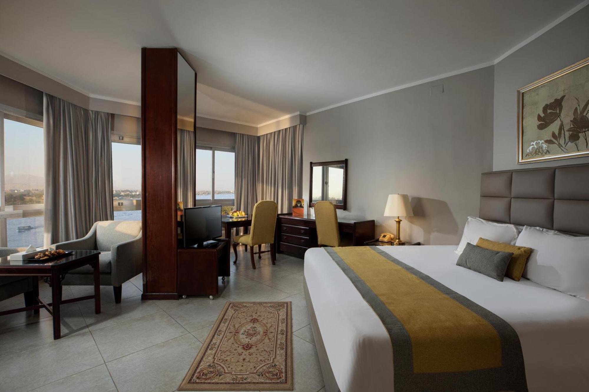 Pyramisa Hotel Luxor Exterior photo